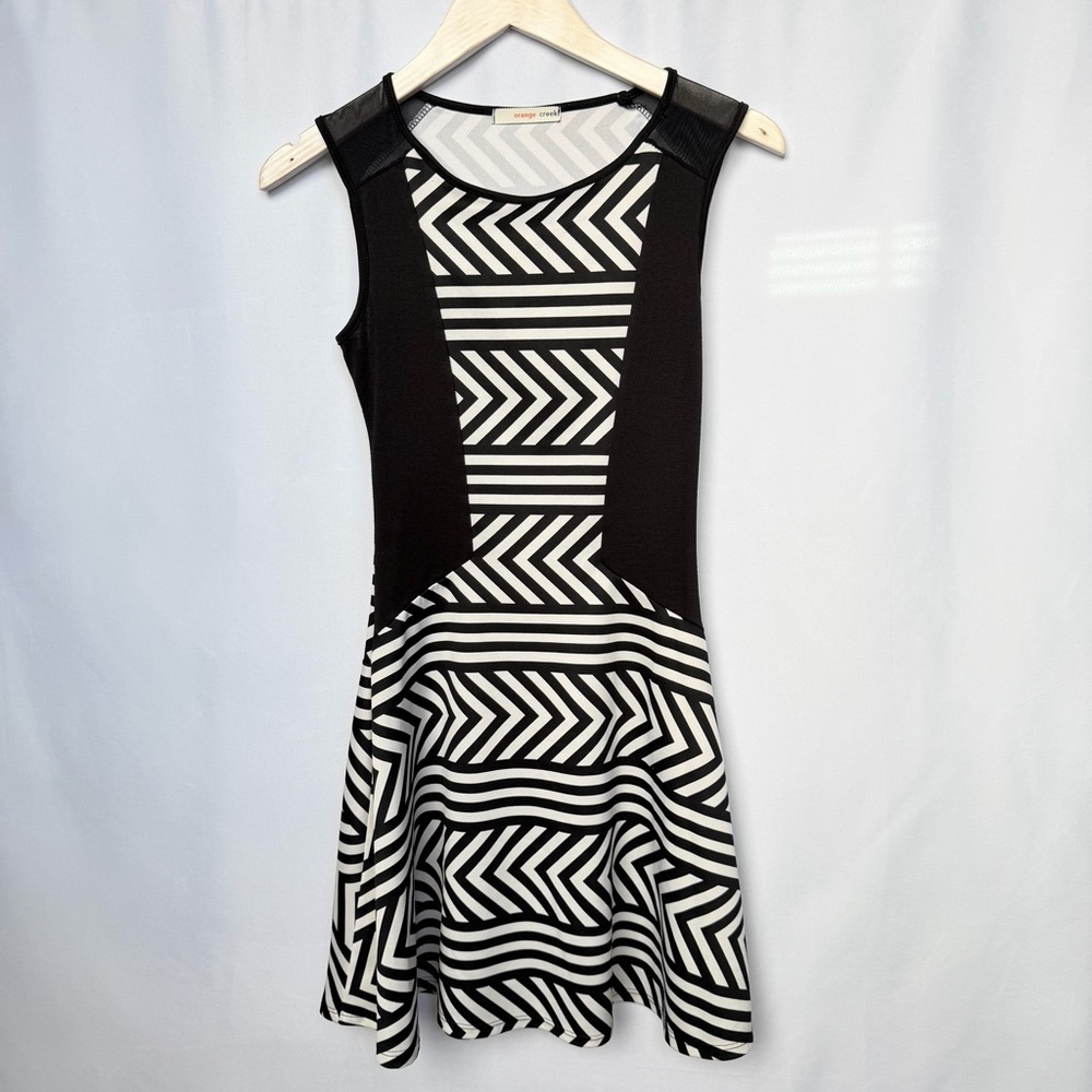 Orange Creek Monochrome Chevron Mini Dress Sleeveless, Women’s Medium